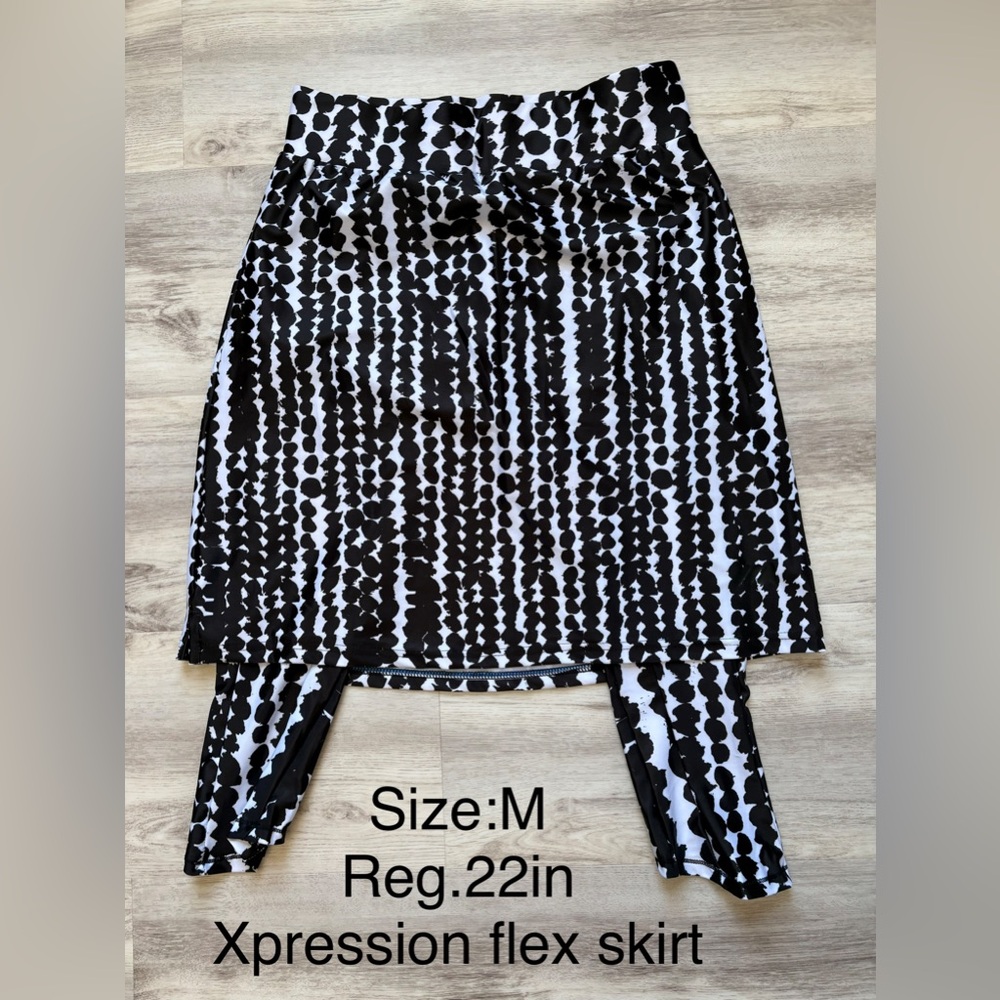 Xpression Flex Black & White Pencil Skirt